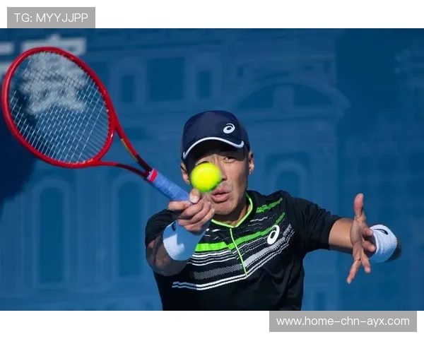 网球巡回赛火热开战,多位选手赛季首秀表现抢眼 网球巡回赛火热开战,多位选手赛季首秀表现抢眼